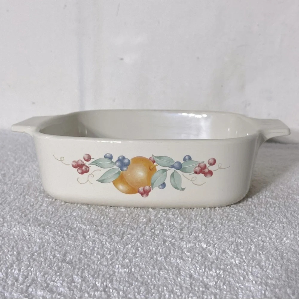 Vintage Corningware Abundance Print  Casserole Dish A-1-B 1L USA